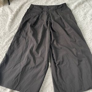 Charlotte Russe gray cropped pants